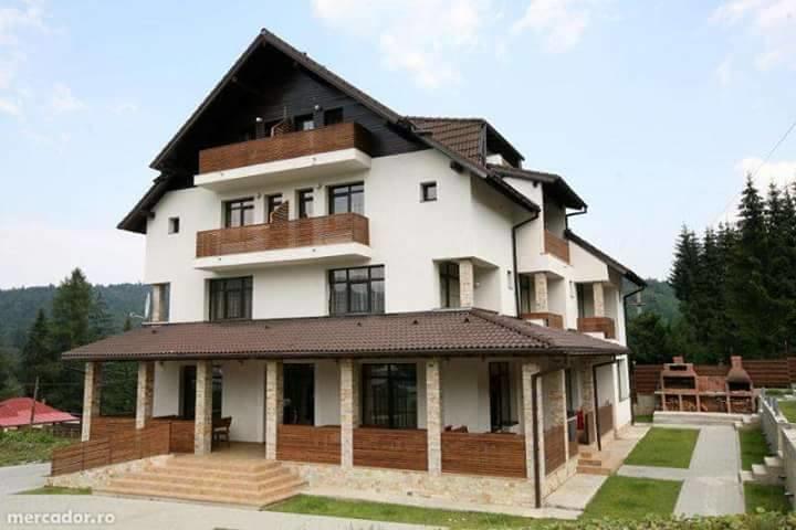 Maya House Hotel Predeal Exterior photo